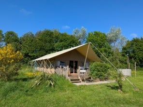 Luxurious and Family Friendly Hawk Safari Tent with Hot Tub